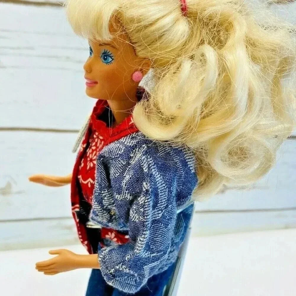 MATTEL BARBIE Doll Blonde Hair Blue Eyes 3 Piece Outfit 12